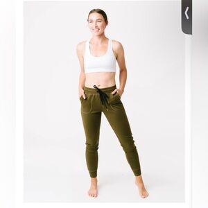 New with tag ZYIA unwind joggers olive